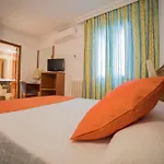Hotel Risech 2*