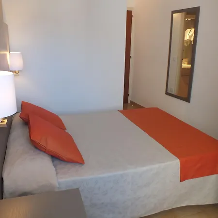 Risech Hotel 2*