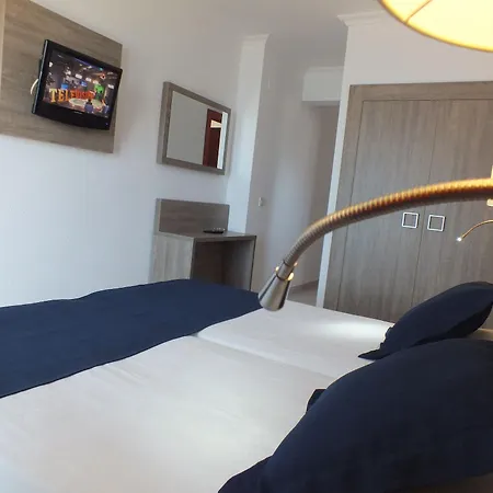 Risech Hotel Roses